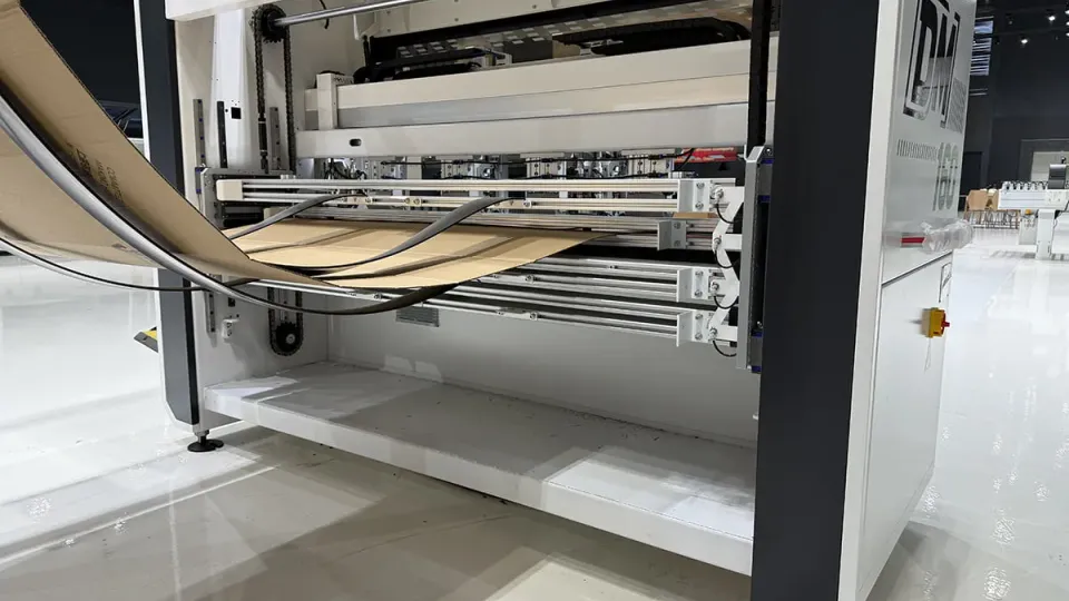 Mașină automată de produs cutii de carton pentru ambalare DM300 SERVO Nanxing — vedere de ansamblu