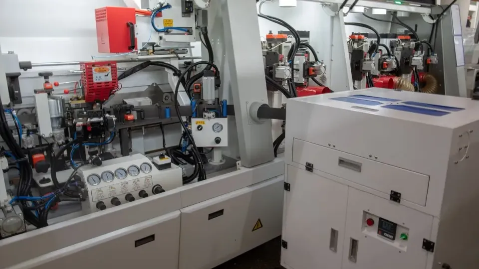 Mașină de aplicat cant softforming 45 grade NB380E Nanxing — vedere de ansamblu