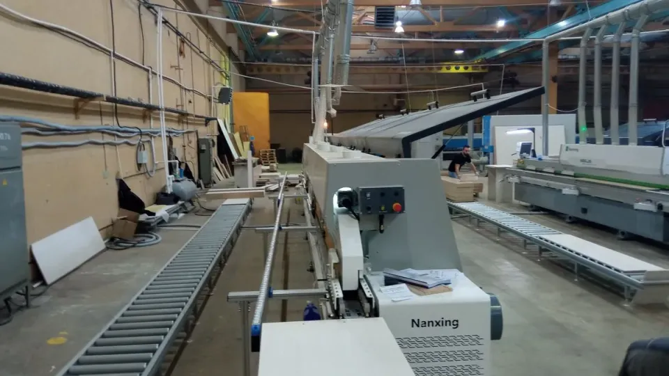 Mașină de aplicat cant pentru piese înguste NB650NF Nanxing — vedere de ansamblu