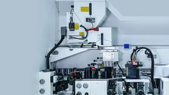 Mașină de aplicat cant cu laser NB671DNC Nanxing — vedere de ansamblu