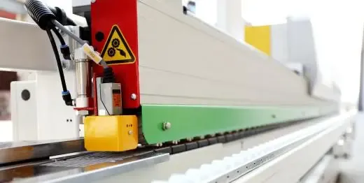 Mașină de aplicat cant cu unitate dublă de adezivare NB671EMN Nanxing — vedere de ansamblu