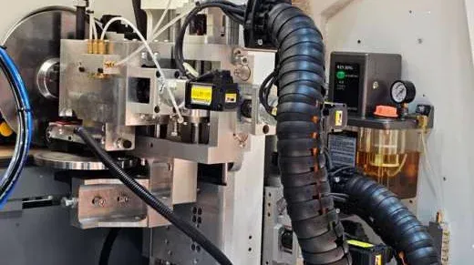 Mașină de aplicat cant V belt NB771D Nanxing — vedere de ansamblu