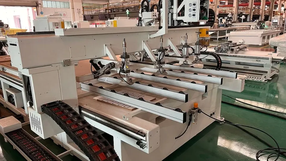 NCG3021E — cap de prelucrare cu magazie automată de scule și bloc de găurire