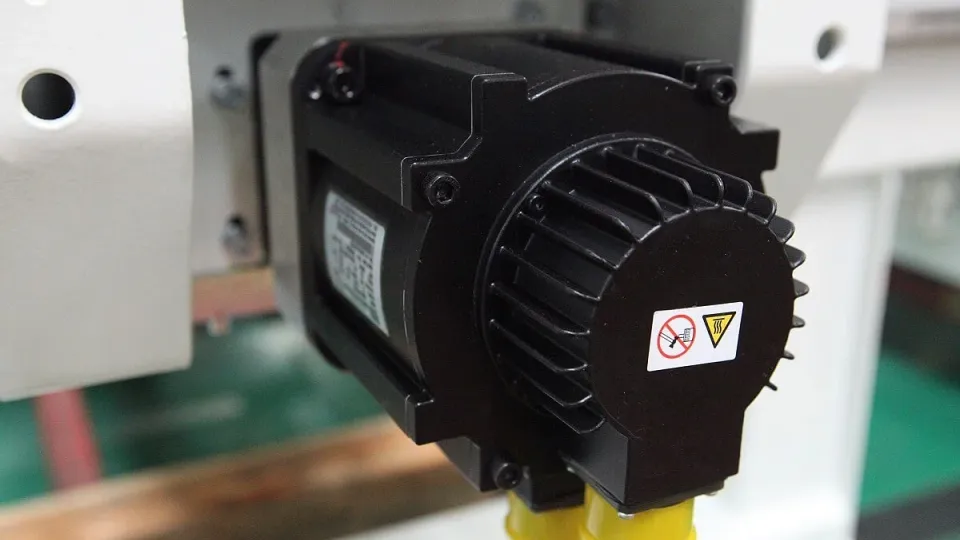 NCG3021E — motor servo pentru acționarea axelor
