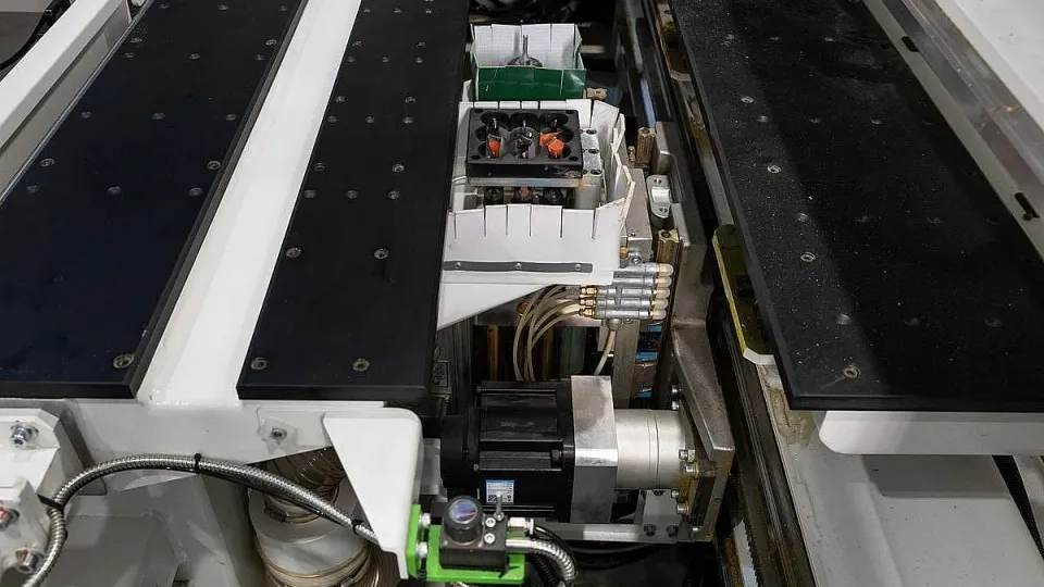 CNC de găurire pe 6 laturi cu axa C ND612CT Nanxing — vedere de ansamblu