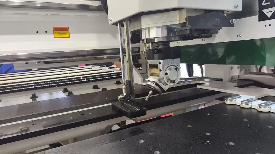 CNC de găurire pe 6 laturi cu axa C ND612CT Nanxing — vedere de ansamblu