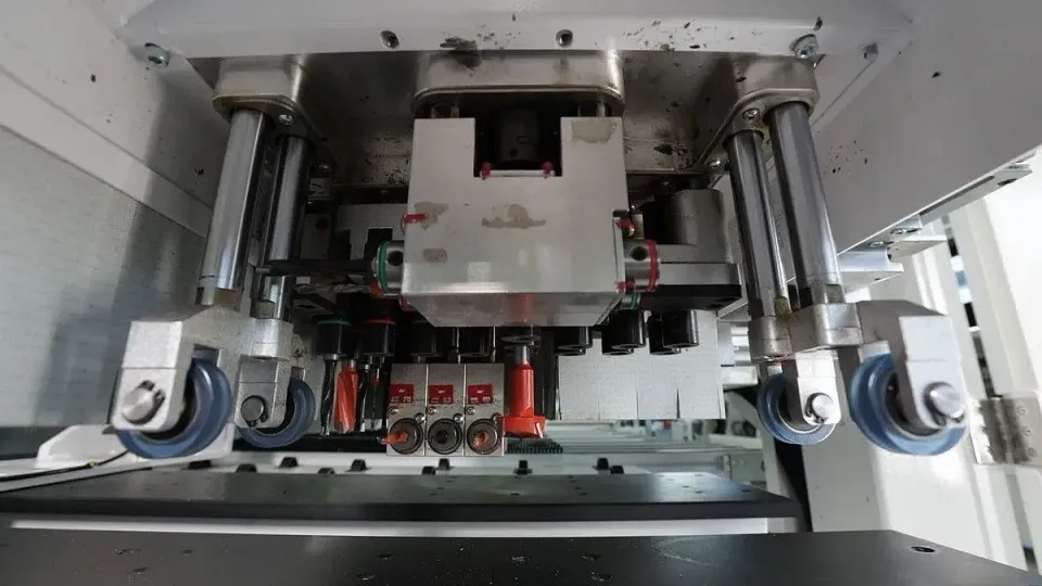 CNC de găurire pe 6 laturi ND612D Nanxing — vedere de ansamblu — video prezentare