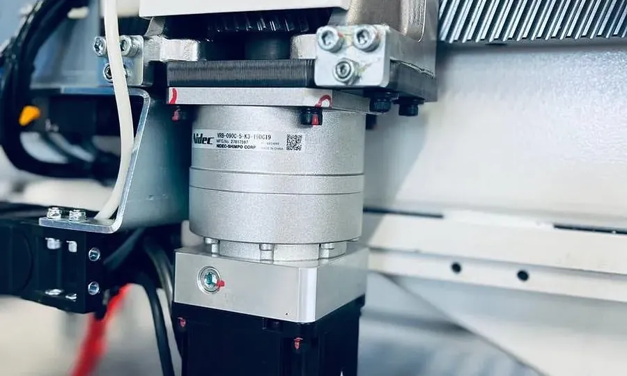 CNC de găurit pe 6 laturi compact ND612E Nanxing — vedere de ansamblu