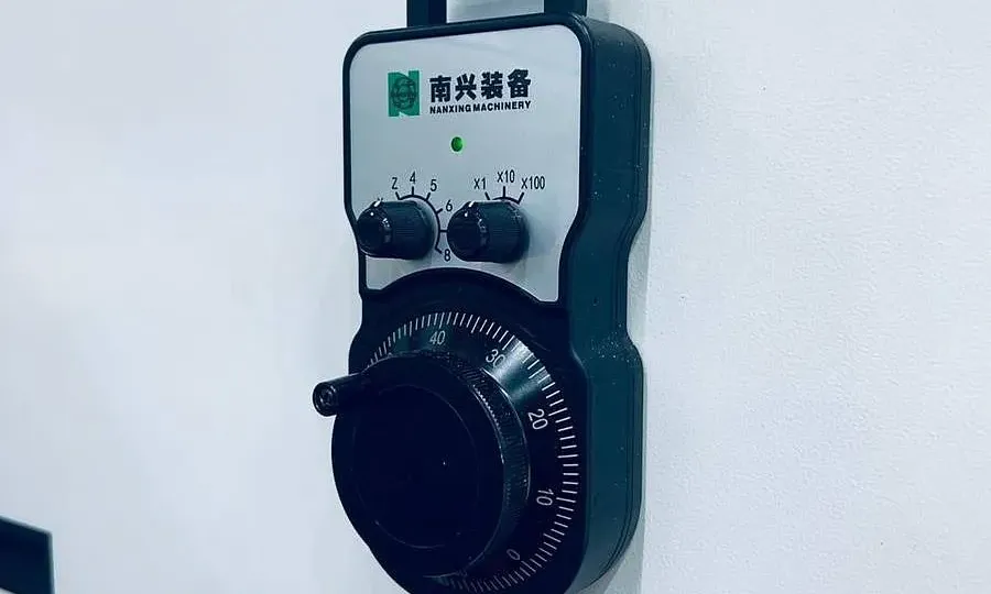 CNC de găurit pe 6 laturi compact ND612E Nanxing — vedere de ansamblu