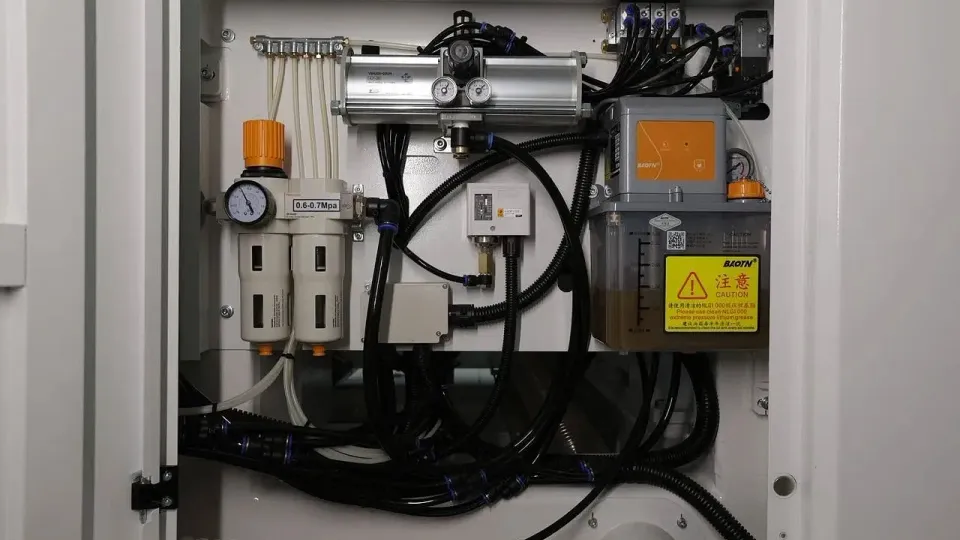 CNC de găurit pe 6 laturi compact ND612E Nanxing — vedere de ansamblu
