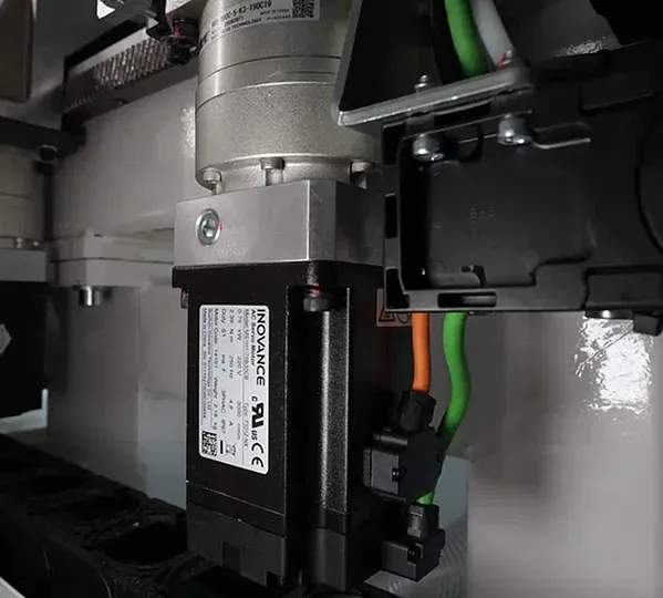 CNC de găurit pe 6 laturi compact ND612E Nanxing — vedere de ansamblu