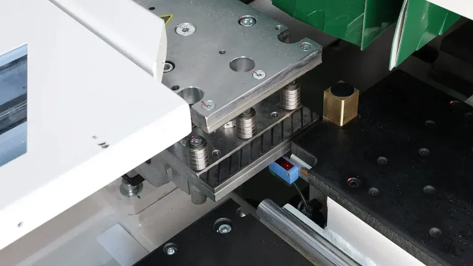 CNC de găurit pe 6 laturi compact ND612E Nanxing — vedere de ansamblu
