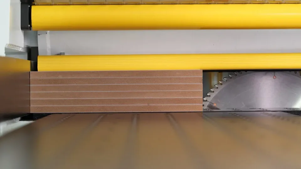 Circular de tăiat în pachet cu twin pusher și masă lift NPL380D Nanxing — vedere de ansamblu